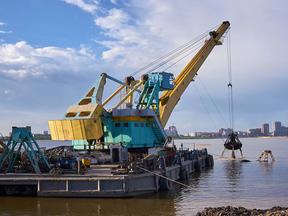 Clamshell Crane Dredging Machine Control with SITECH